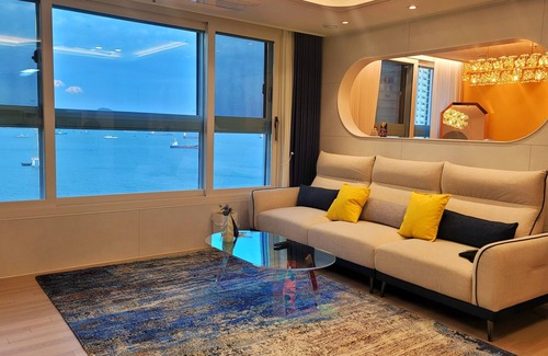 Seo Apartment | Serenity in Busan, Up to 8, Songdo Beach, New Building, Ocean View, Sunrise View