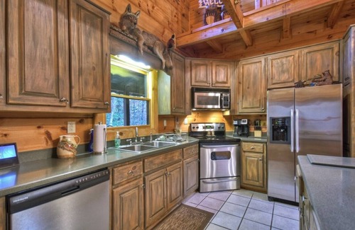 Mineral Bluff Cabin | Serenity in the Heart of Nature: Mountain Cabin near Toccoa River and Blue Ridge