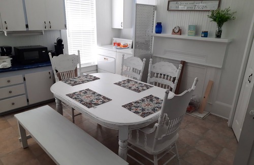 Cobbtown House | Serenity Inn a Place to relax and get refreshed