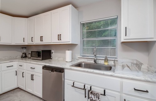 Ocala House | Serenity Meets Style - Mid-Century Zen Haven