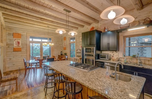 Mill Spring House | Serenity Mountain Cabin with Hot Tub Pet Friendly