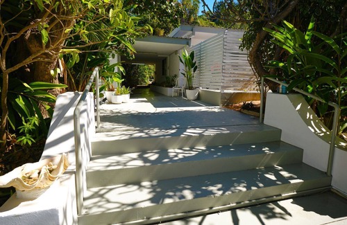 Picnic Bay Apartment | Serenity on Magnetic Unit 5 - A friendly family environment