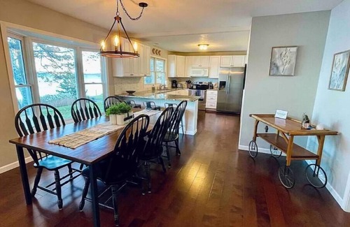 Deerwood House | Serenity on Serpent - Entire Home on Serpent Lake, Year-Round Enjoyment