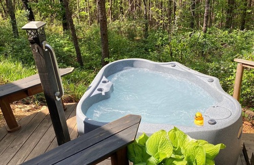 Mill Spring Cabin | Serenity Ridge Cabin F: Couple's Vacay + Hot Tub