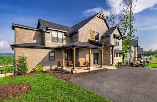 Kimberling City House | Serenity Shores Resort - Luxury Lakefront Lodge - Pools and Many Free Amenities