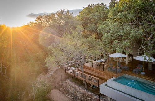 Thorny Bush Game Reserve Cabin | Serondella Safari Lodge