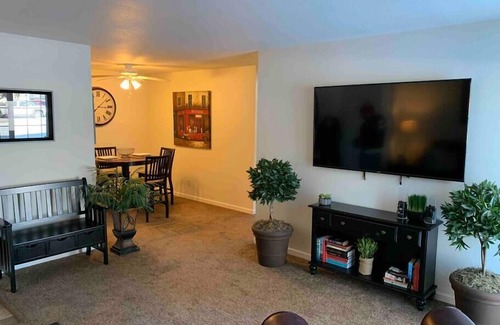 Janesville Apartment | Serviced 2BA/1BA Corporate Apartment