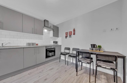 Hillingdon House | Serviced En-Suite West Drayton near Heathrow