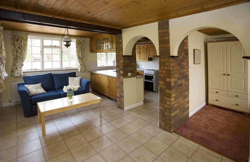 Newton Poppleford Cottage | Set In Quiet, Rural Surroundings In The Heart Of The Otter Valley.
