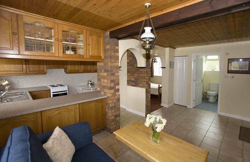 Newton Poppleford Cottage | Set In Quiet, Rural Surroundings In The Heart Of The Otter Valley.