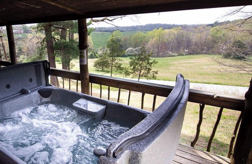 Logan Cabin | Settler - Hosted by The Chalets