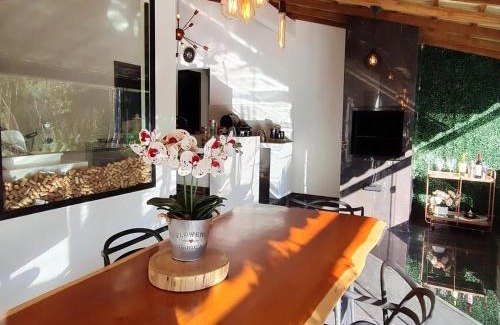 Vitor Hugo House | Seu Paraíso nas Montanhas