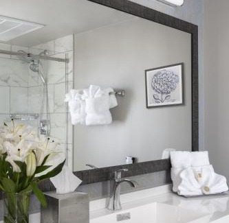 Downtown Hotel | Seven Gables Inn, St Louis West, a Tribute Portfolio Hotel