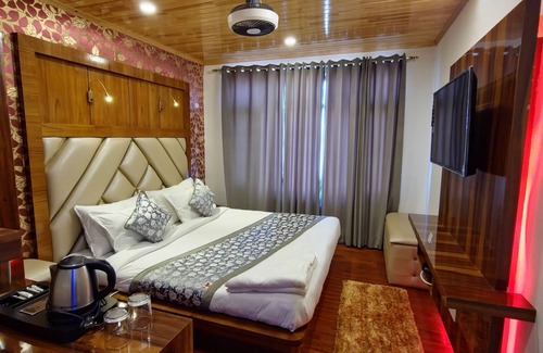 Sonwar Bagh Hotel | Seven Hills Hotel Srinagar