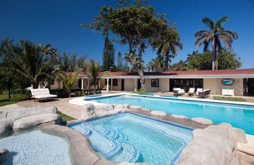 Mammee Bay Estates Villa | SEVEN SEAS JAMAICA - Luxury 4 Bed Beach Villa in Ocho Rios - STAFF INC