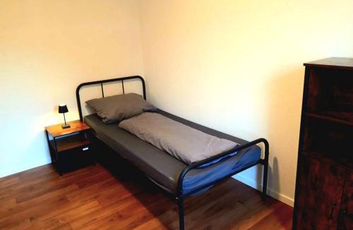Grossrohrsdorf Apartment | Seyfarthrooms - Monteurwohnung Großröhrsdorf 1 - zentrale Lage, gute Anbindung, voll ausgestattet