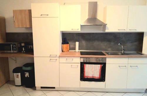 Grossrohrsdorf Apartment | Seyfarthrooms - Monteurwohnung Großröhrsdorf 1 - zentrale Lage, gute Anbindung, voll ausgestattet