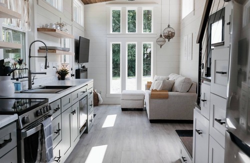 Cleveland House | Shadow’s Hideaway - Tiny Home w/Fire Pit + Views