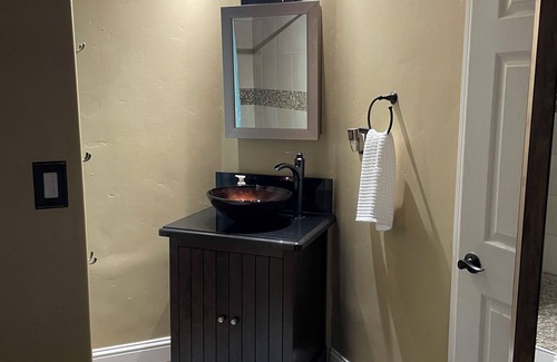 Chicago Park House | Shady Knoll getaway. A peaceful escape in the mountains.