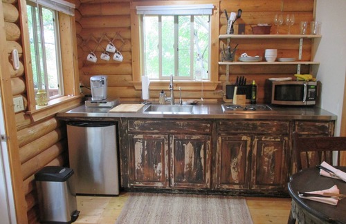 Roberts Cabin | Shady Rest Cabin at Paris Montana®