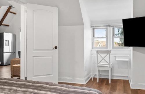 Shadyside Apartment | Shadyside, Pittsburgh, Modern and Stylish 1 Bedroom Unit5 with Free Parking