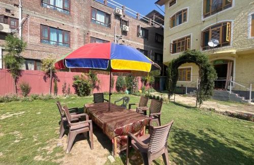 Srinagar Hotel | shahin heritage and homestays