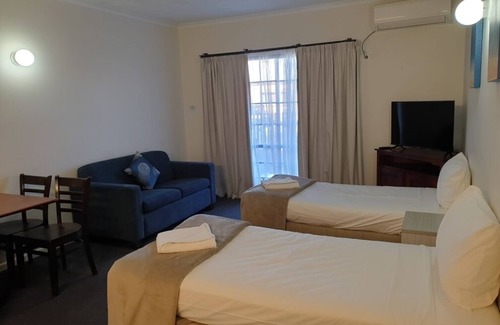 Mackay Hotel | Shakespeare Motel