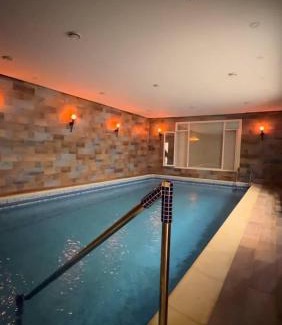 Al Khiran Ski Chalet | Shaleeh 285 شاليه العائلة