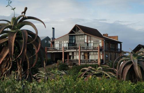 Jeffreys Bay House | Shaloha Guesthouse on Supertubes