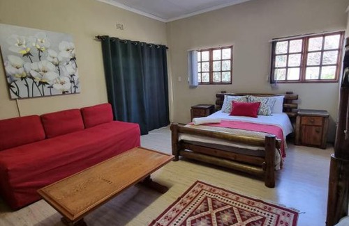 White River Apartment | Shalom Family Self Catering