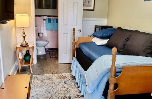 Ocala Hotel | Shamrock Cove Inn