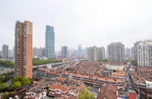 Downtown Shanghai Apartment | Shanghai Hills&Serendipity Coloured Glaze Family Homestay with 2 Bedrooms Near Line1&2 People Square