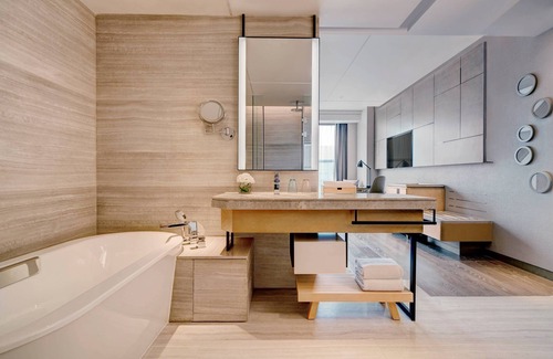 Pudong Hotel | Shanghai Marriott Hotel Kangqiao