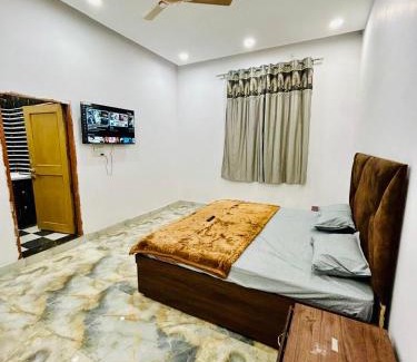 Meerut Hotel | Shanti luxury rooms