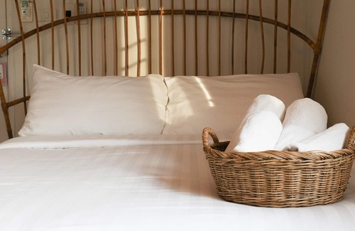 Pua Hotel | Shanti-Retreat Hotel