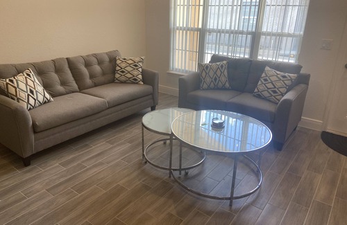 Tavares Condo | Shantiniketan B 10/2110/50 minutes to the Disney 2 mile to down town Tavares.