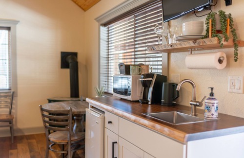 McCloud Cabin | Shasta View Lodge - Cabin 3