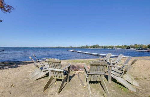 Cecil House | Shawano Lake Cabin with Boat Dock!