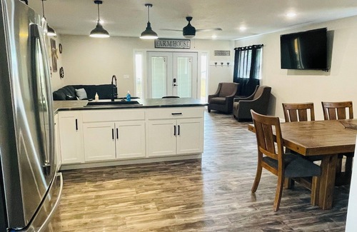 Shawano Resort | Shawano lake front resort ! remodeled large open concept central air/heat