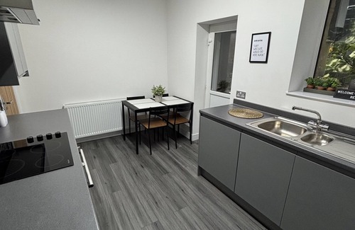 Shawforth House | Shawforth - 2 Beds - Sleeps 4 - Street Parking