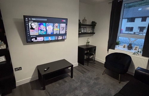 Shawforth House | Shawforth - 2 Beds - Sleeps 4 - Street Parking