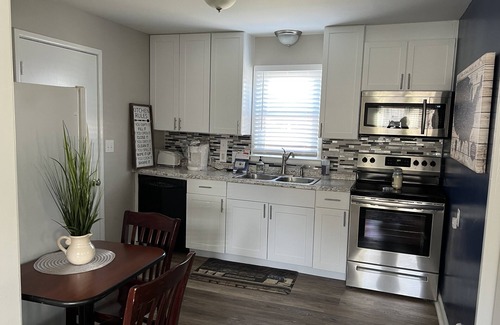 Shawnee House | Shawnee Bungalow - Tranquil 1 King, 1 Queen