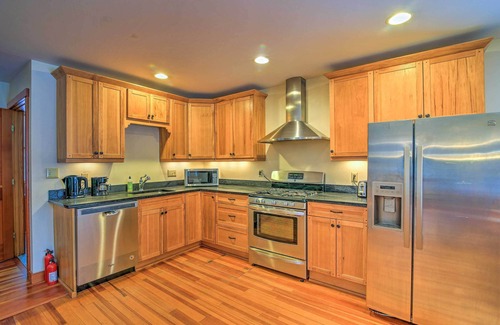 Shelburne Cabin | Shelburne Studio Cabin w/Spring-Fed Pool!