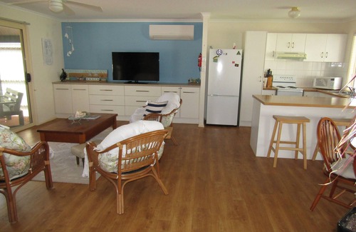 Dalrymple House | Shelldous - Dog friendly! Off Peak Special!