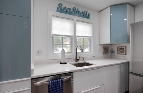 Mount Pleasant House | Shem Creek Retreat by AvantStay | 10 Mins to Downtown Charleston | Yard + Patio