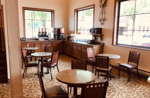 Shenandoah Hotel | Shenandoah Inn & Suites