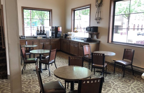 Shenandoah Hotel | Shenandoah Inn & Suites