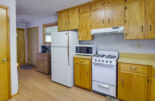 Elkton Cabin | Shenandoah National Park: Cabin w/Patio!