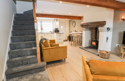 Lumbutts Cottage | SHEP COTTAGE, family friendly, with open fire in Cragg Vale