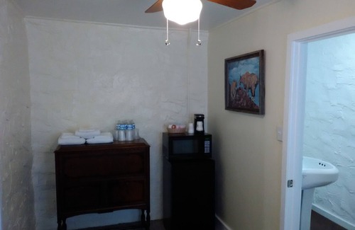 Chloride Hotel | Shep's Miners Inn